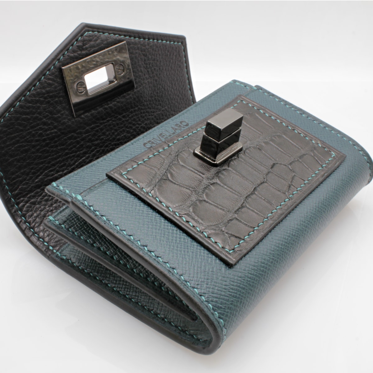 Portefeuille compact cuir turquoise croco noir ouvert Crivellaro-Paris