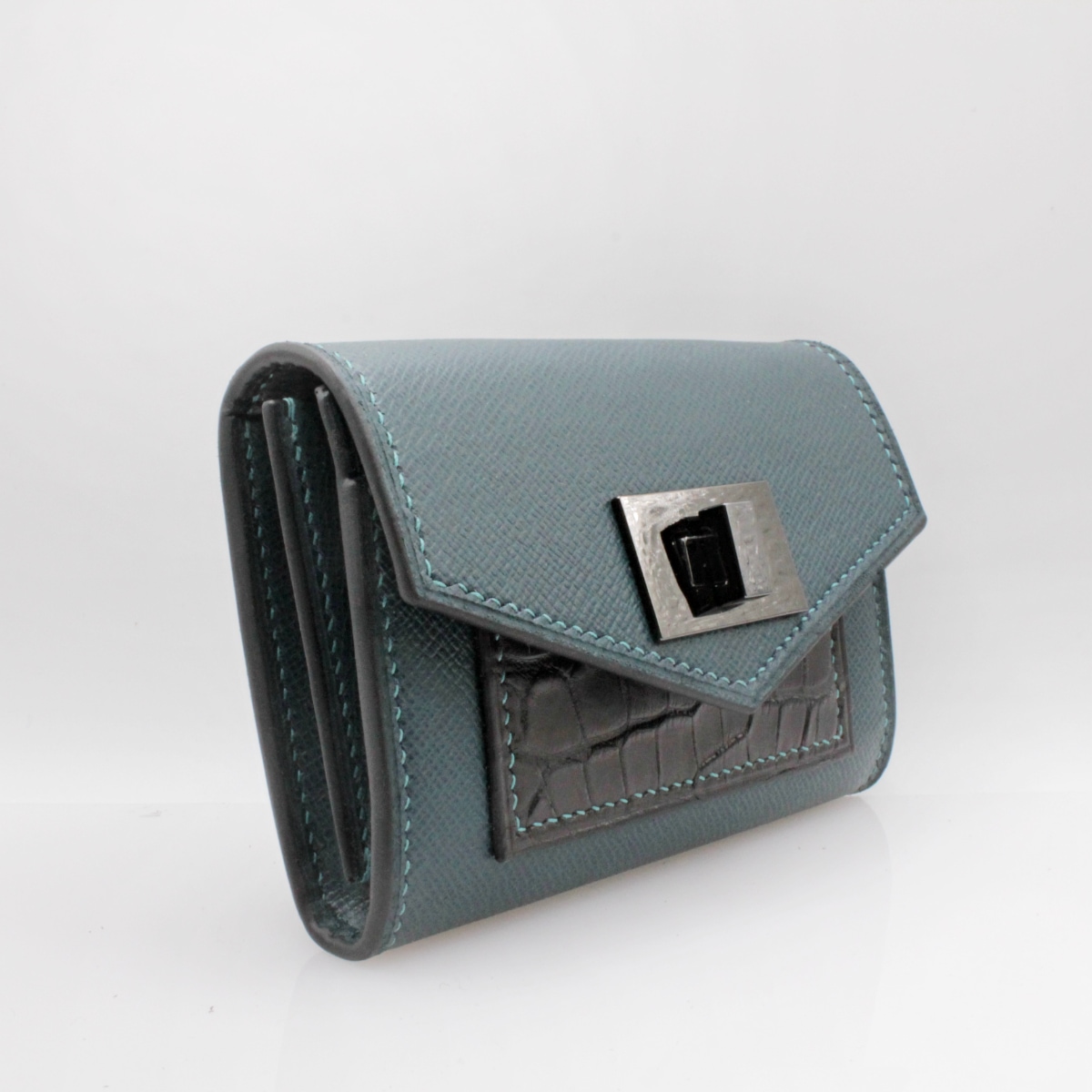 Portefeuille compact cuir turquoise croco noir profil Crivellaro-Paris