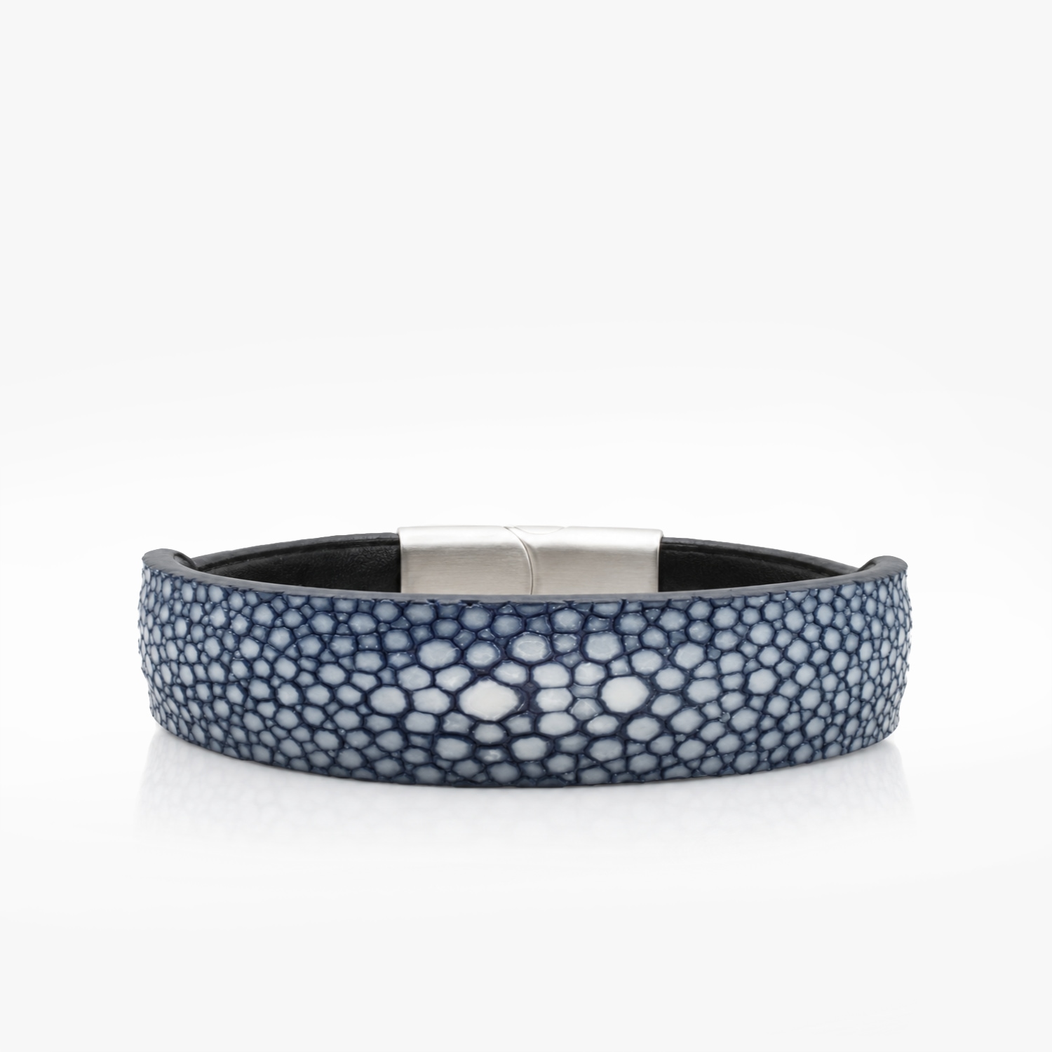 Manchette galuchat bleu perle centrale