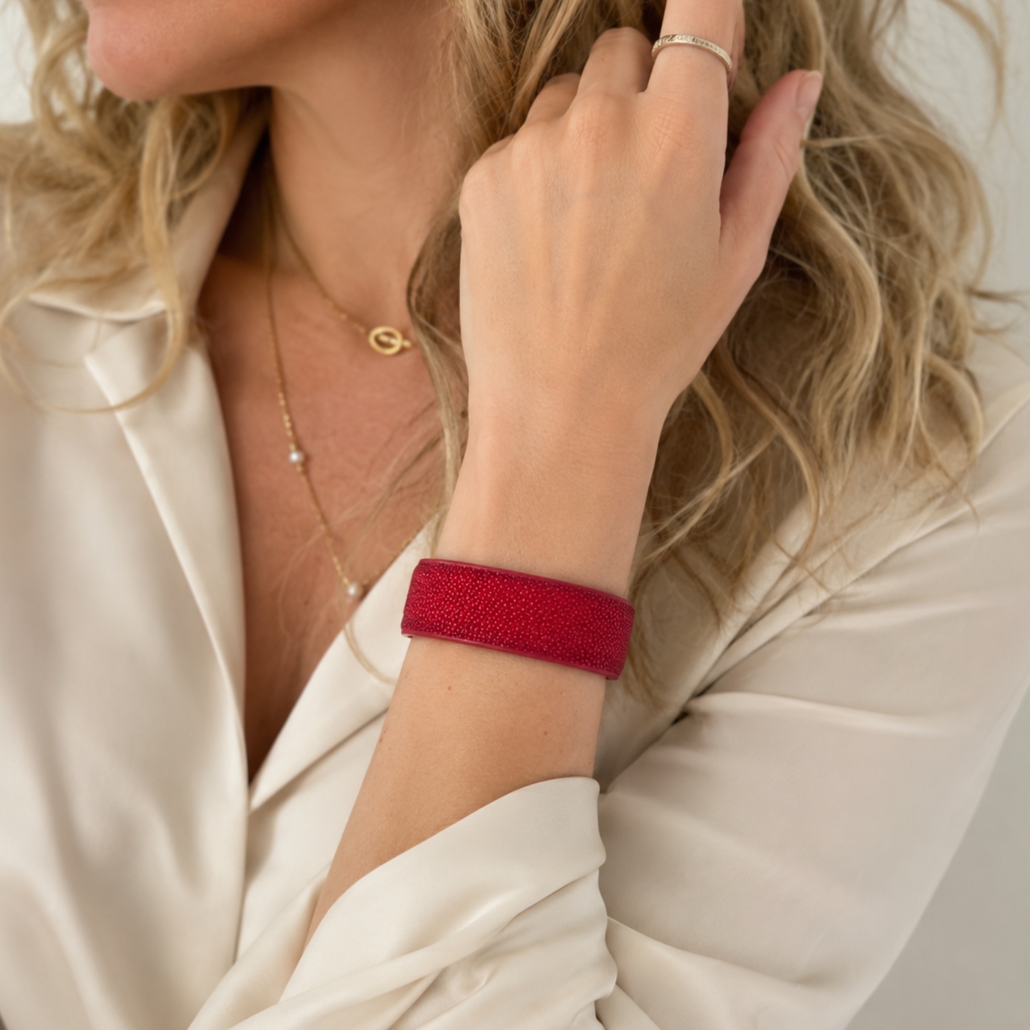 Crivellaro manchette galuchat rouge femme V2