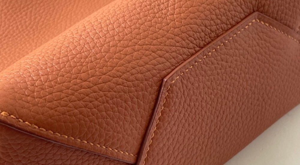 détail couture sellier