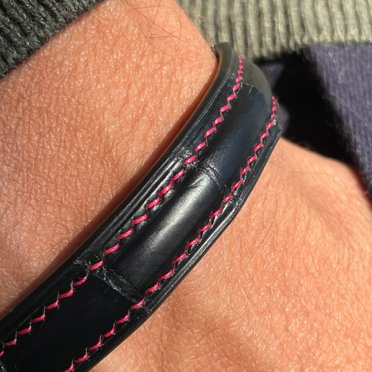 crivellaro bracelet couture croco noir rouge poignet