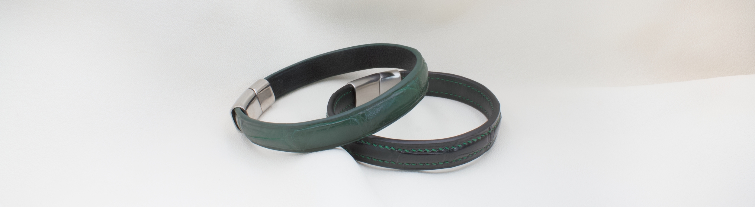 Bracelets en cuir croco homme