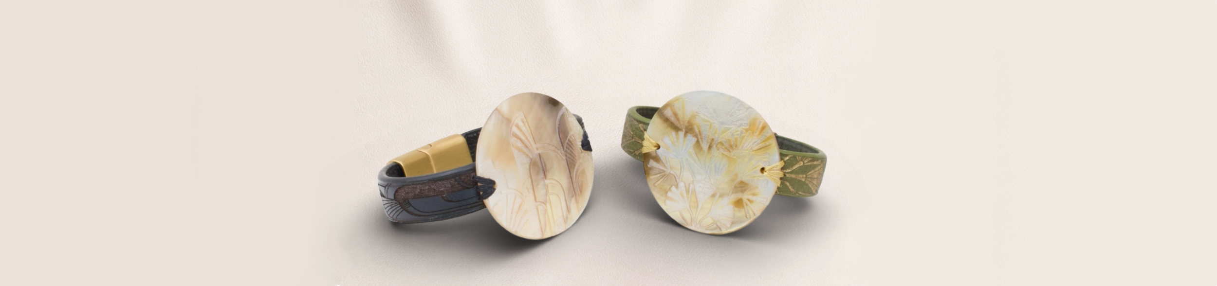 Bracelets en cuir et nacre