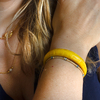 Crivellaro-Bracelets-croco-Jaune-Main
