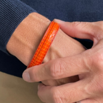 crivellaro-bracelets-lezard-orange-poignet