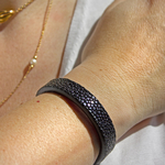Crivellaro-Bracelet-galuchat-noir-F-Main-1