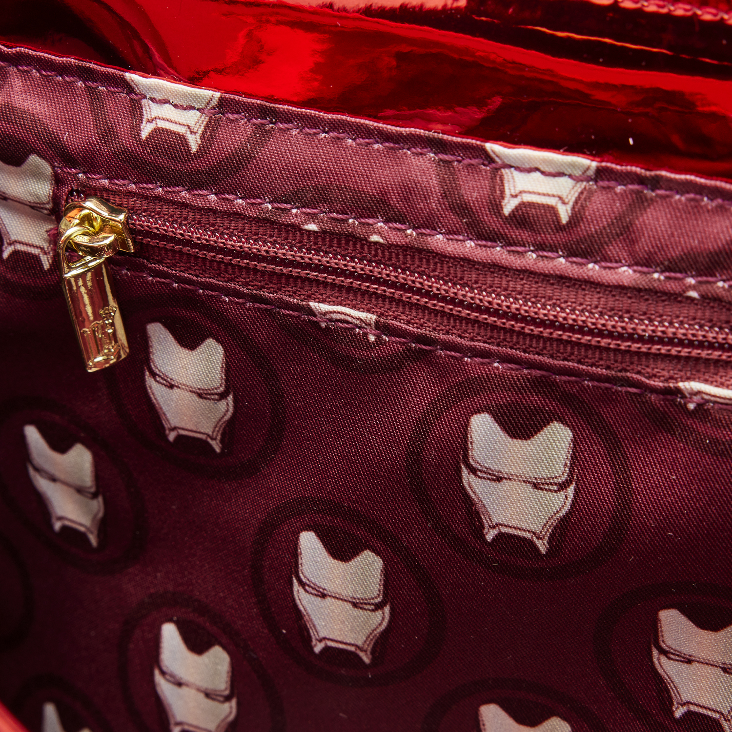 MVTB0147-LFMARVELIRONMAN15THANNIVERSARYCOSPLAYCROSSBODYBAG53544INSIDE