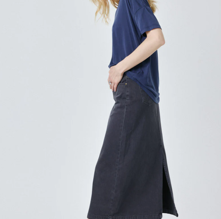 tshirt_francesca_navy_3