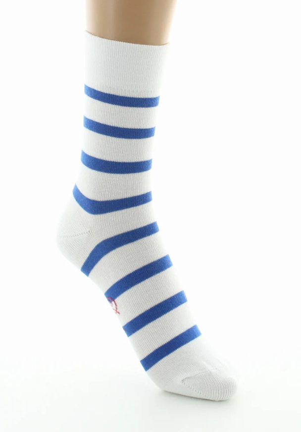 chaussettes-blanc-rayures-bleues-3
