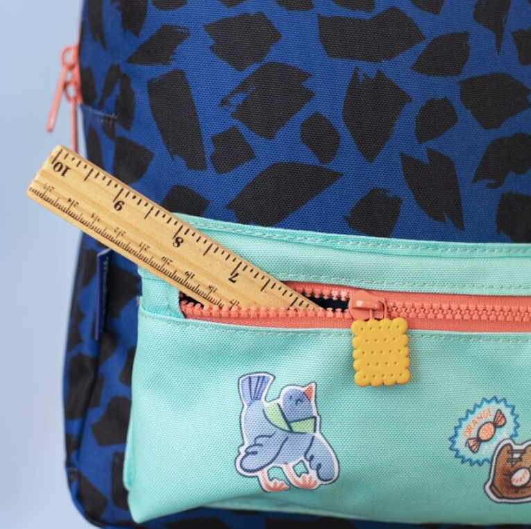 sac-a-dos-bleu-puce-pilou-3