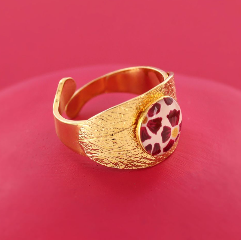 bague-magnolia-dore-rouge-3