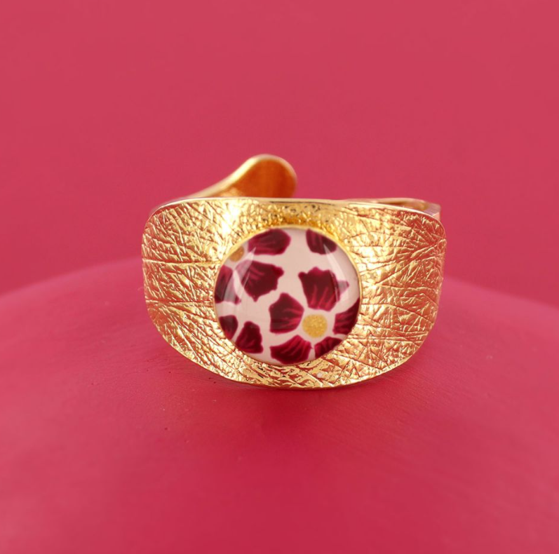 bague-magnolia-dore-rouge-4