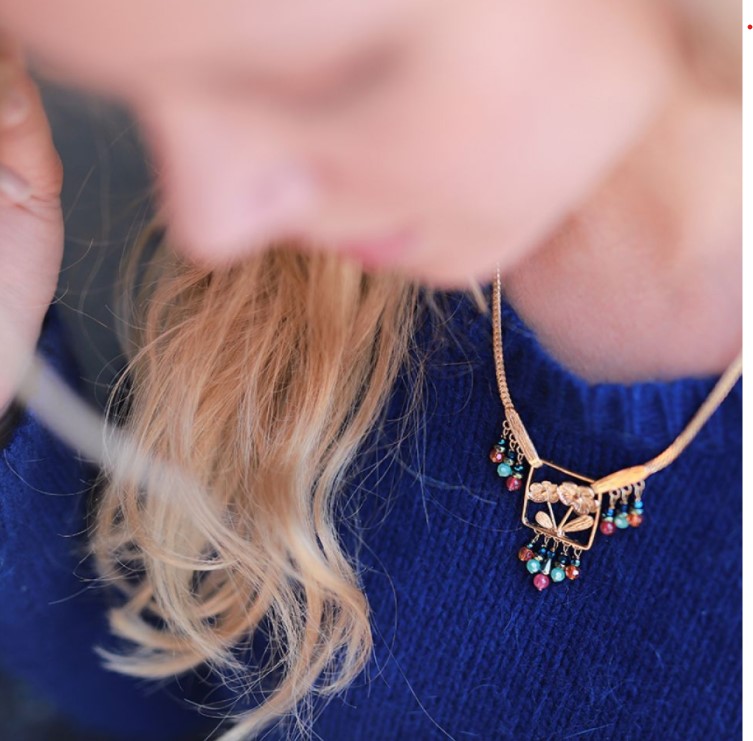 Collier revolution 3b