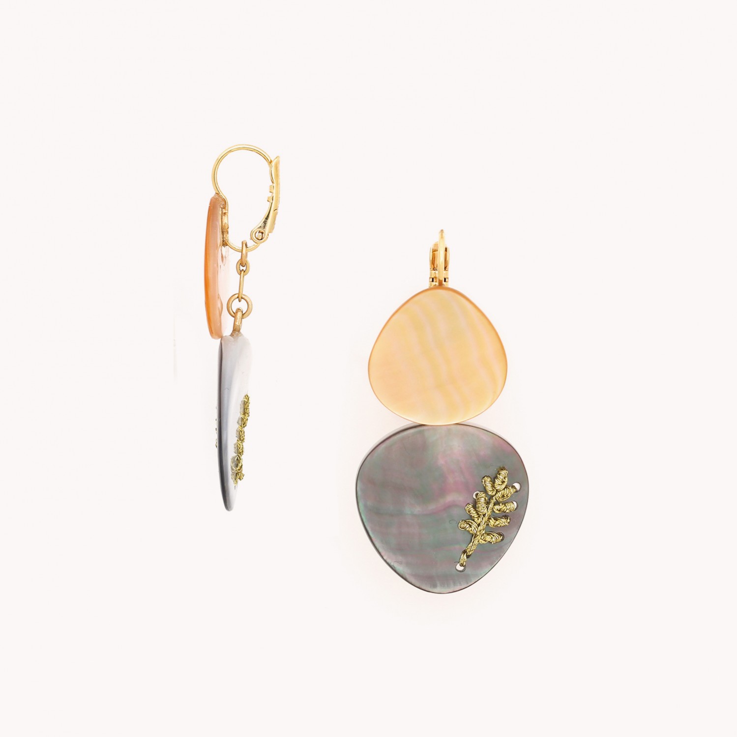 Boucles doreilles dormeuses nacre noire et nacre dorée calliope nature bijoux 2