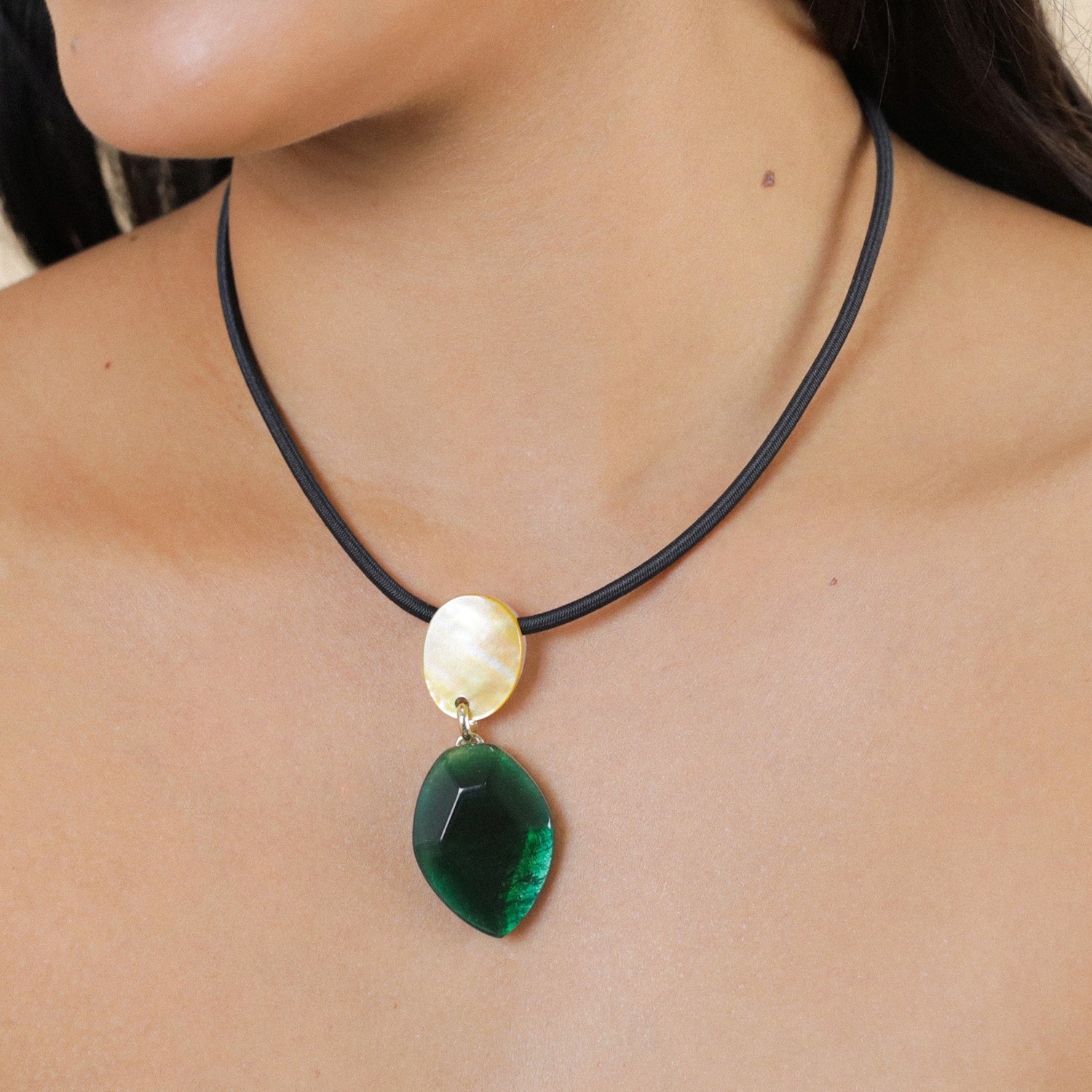 collier-petit-pendentif-emeraude-izmir-nature-bijoux-2