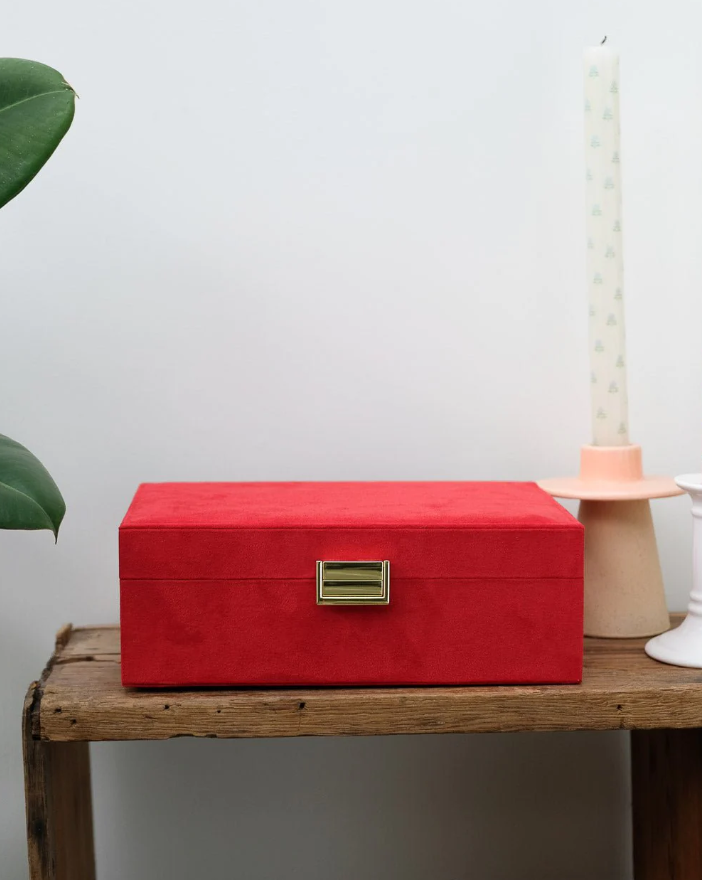 Louise-velours-rouge-maison-scarlett-2