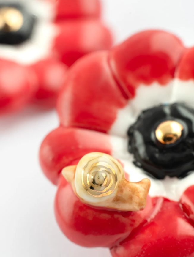 puces-d-oreilles-anemone-rouge-5.jpg