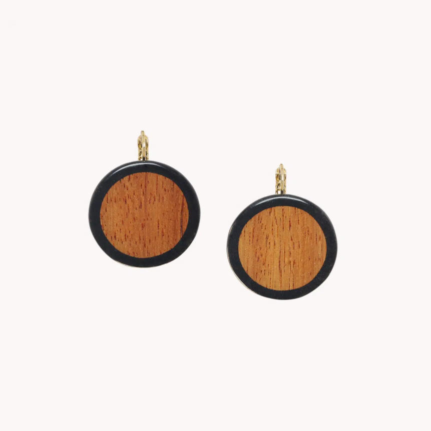 Boucles d\'oreilles petites dormeuses rondes - Cannelle