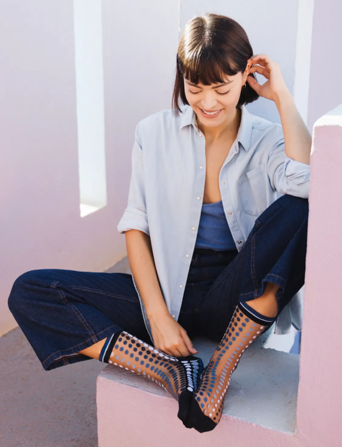 chaussettes vetrata bleue atelier saint eustache 3