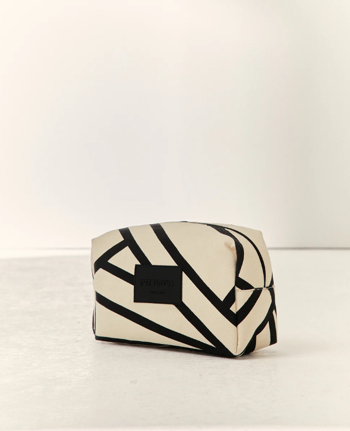 trousse-toilette-motifs-geometriques-paz-torraz-4