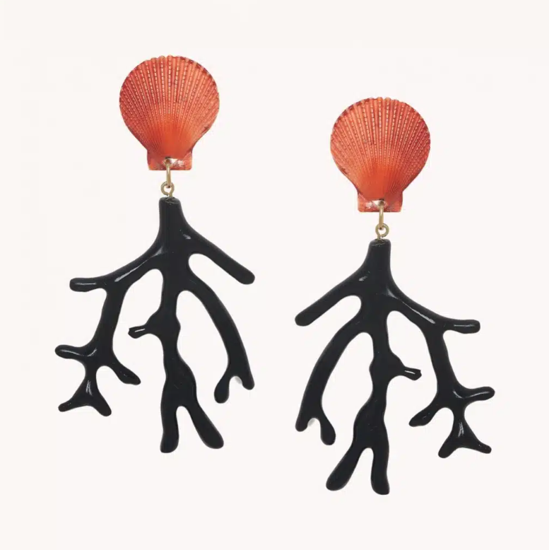 Boucles d\'oreilles grand modèle branche corail noir résine - Alona