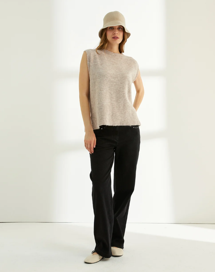 pull-sans-manches-beige-paz-torras-2