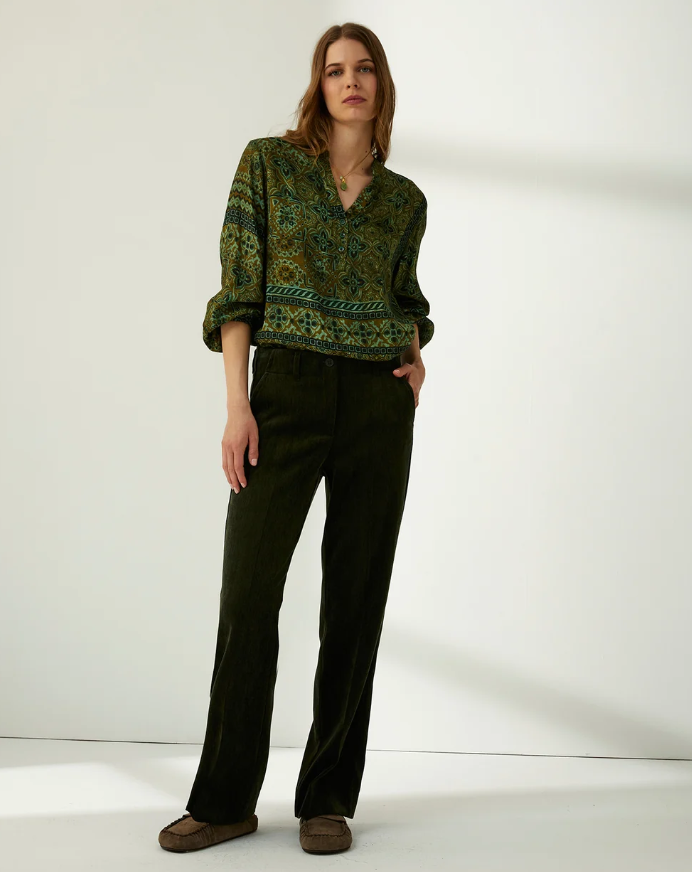 blouse-col-V-vert-paz-torras-2