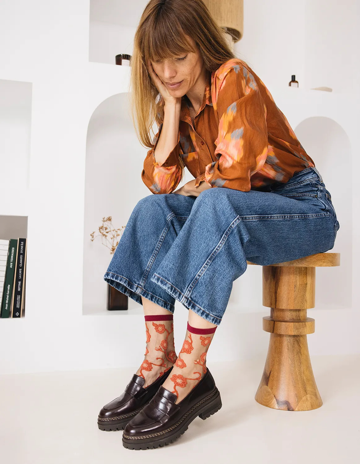 Chaussettes transparentes Blomst Corail, détail du motif floral, photo 5