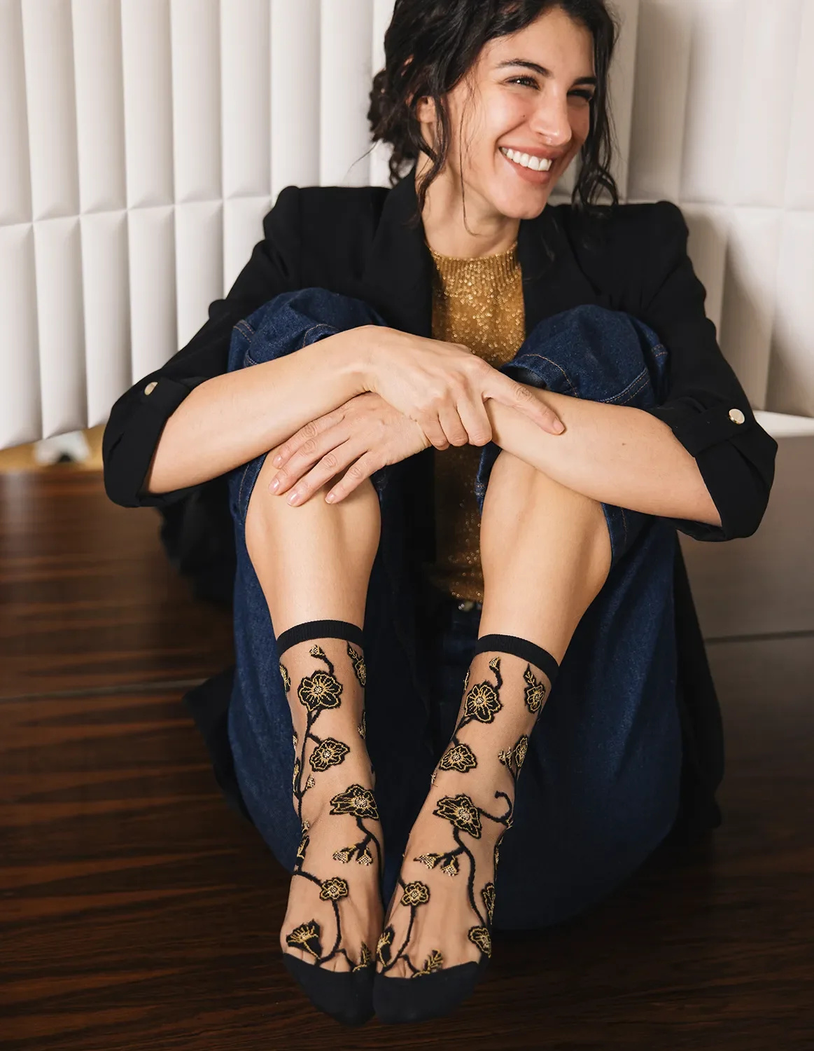 Chaussettes transparentes Blomst Gold portées, photo 2