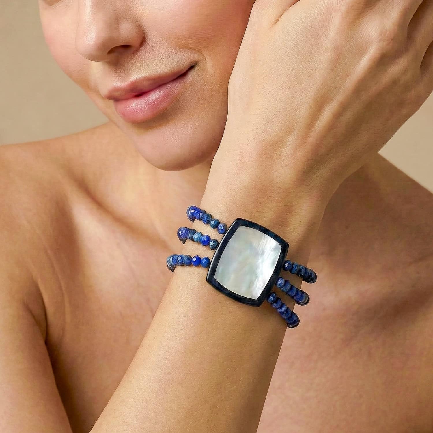 Bracelet extensible 3 rangs Calypso Nature Bijoux, porté
