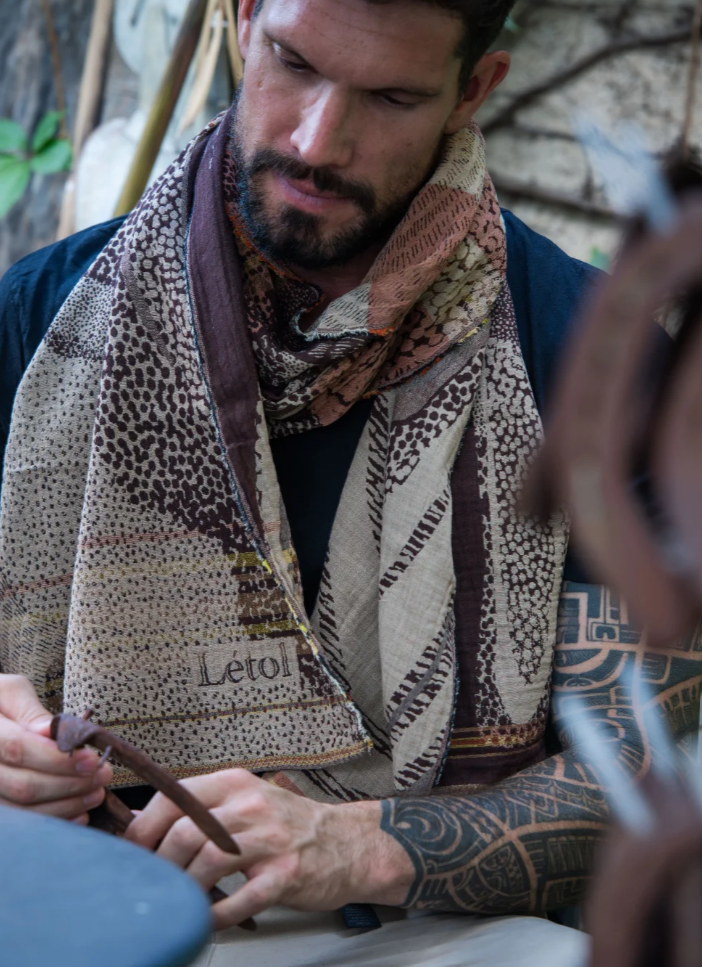 foulard-letol-thibault-chocolat-1