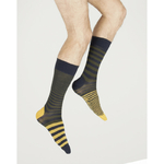 chaussettes-homme-laine-peignee-rayures-asymetriques-bleu-marine-kaki-et-jaune