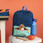 sac-a-dos-bleu-puce-pilou-4