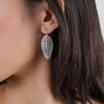boucles doreilles dormeuses feuille argentee rhaphi oritao 2