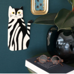 bijou-mural-chat-tigre-assis-taratata-1