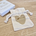 Face-arriere-broche-en-laiton-dore-Coeur-Les-Petites-Hirondelles
