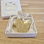 Broche-laiton-dore-Coeur-Les-Petites-Hirondelles