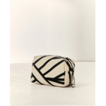 trousse-toilette-motifs-geometriques-paz-torraz-3