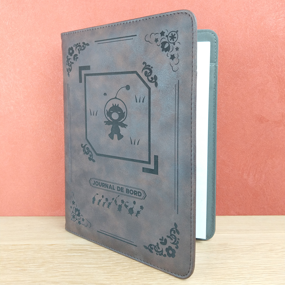Journal de Bord Pikmin en cuir vegan