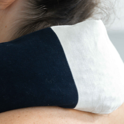 Coussin en noyaux de cerise Rezo