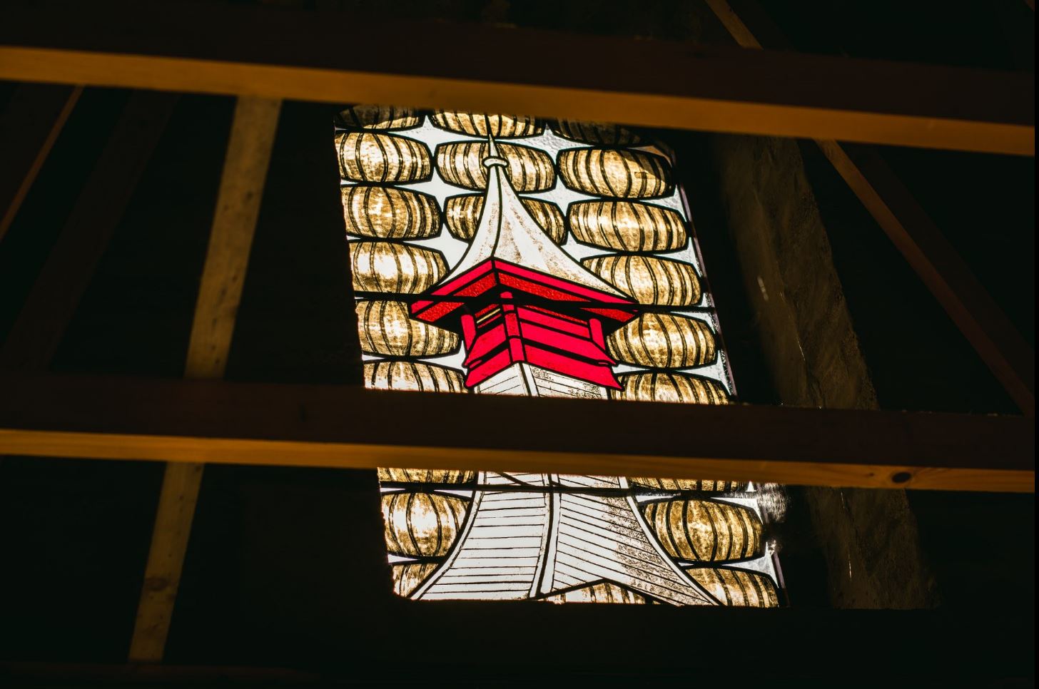 Pagoda-roof-stained-glass-window-