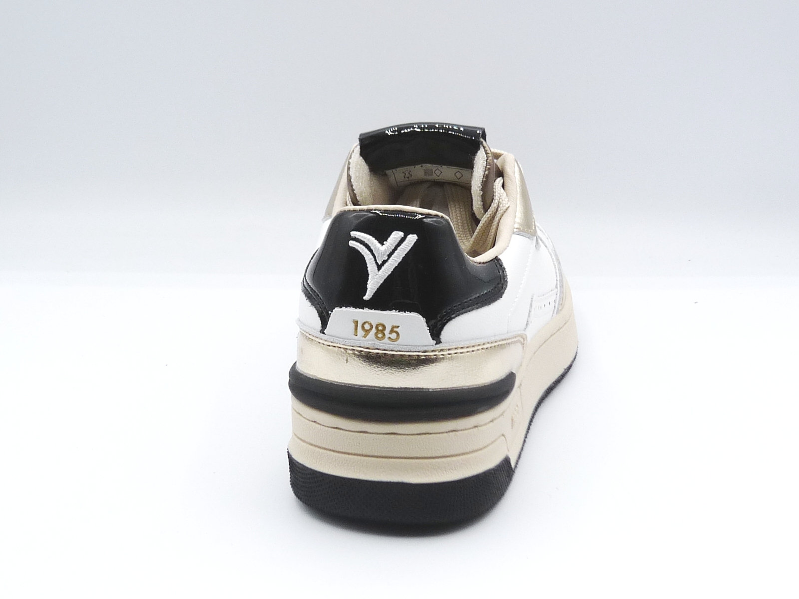 Victoria 8800121 (3)