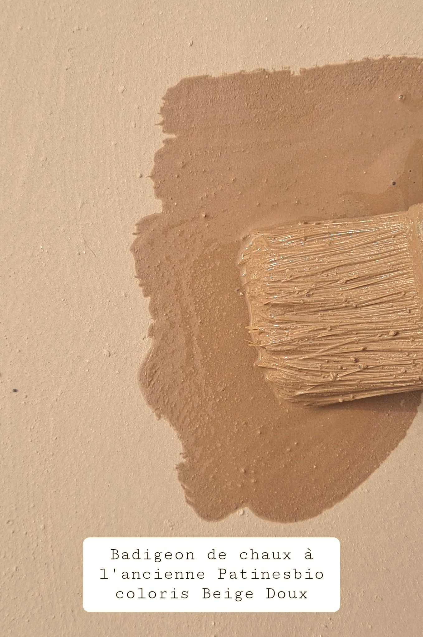 peinture de chaux beige doux