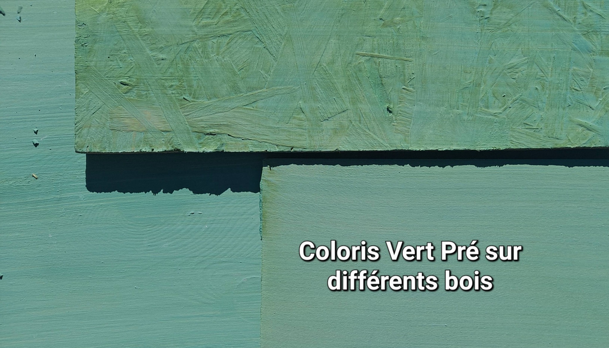 patine de chaux Vert Pré sur différents bois