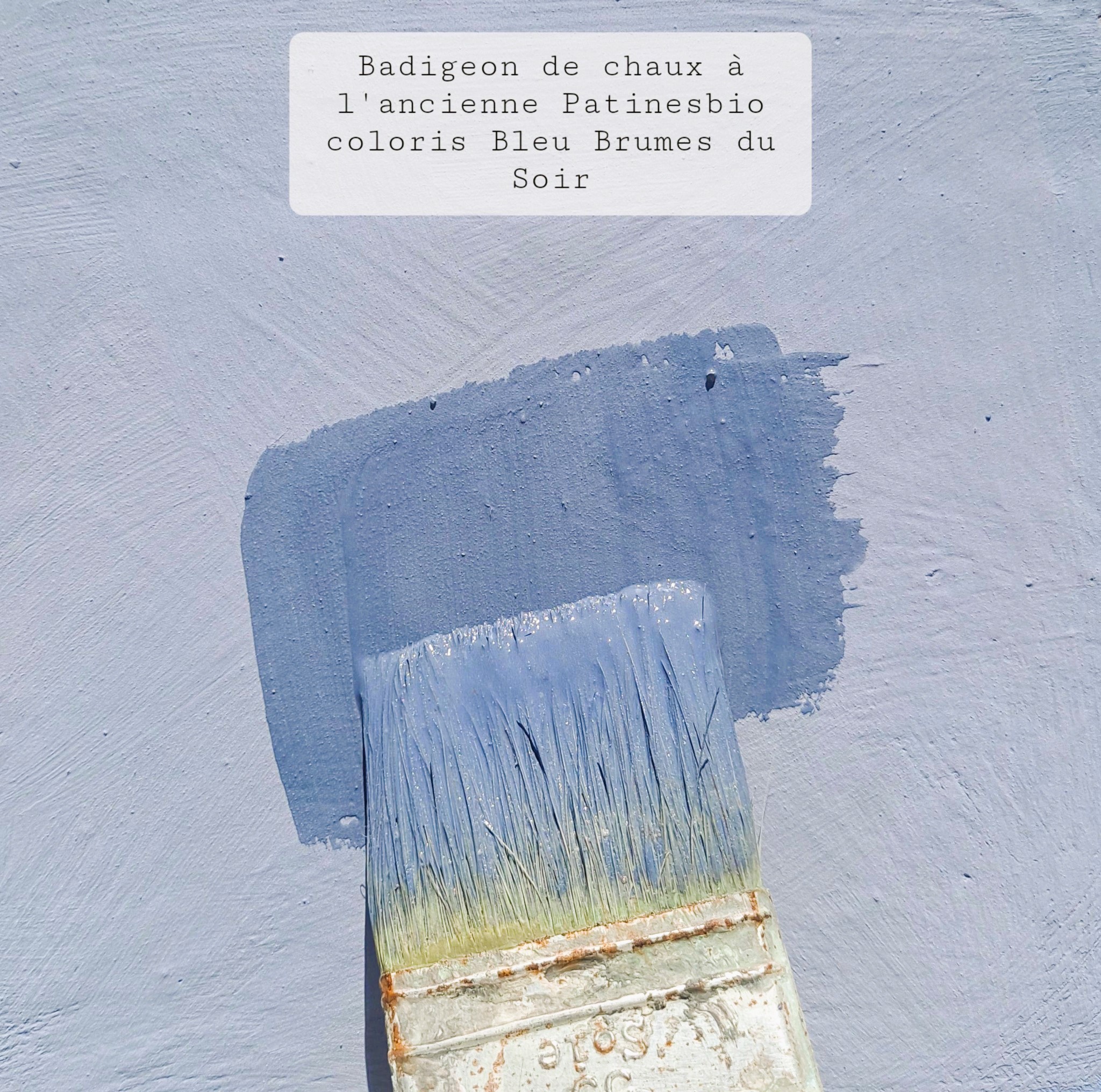 peinture pour murs anciens - badigeon chaux bleu Brumes du Soir