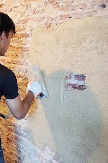mortier de chaux sur murs en pierre