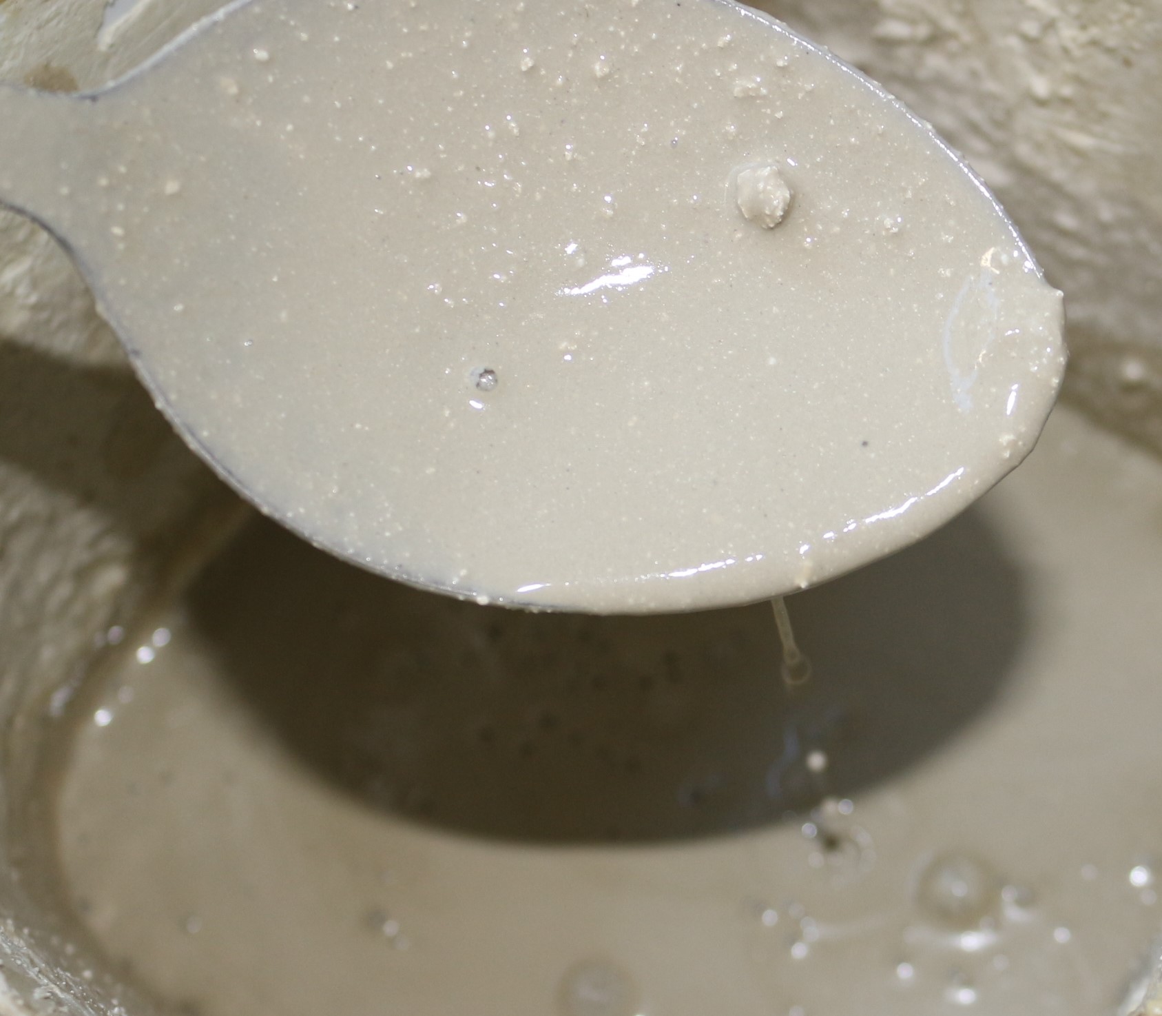 un badigeon de chaux est liquide