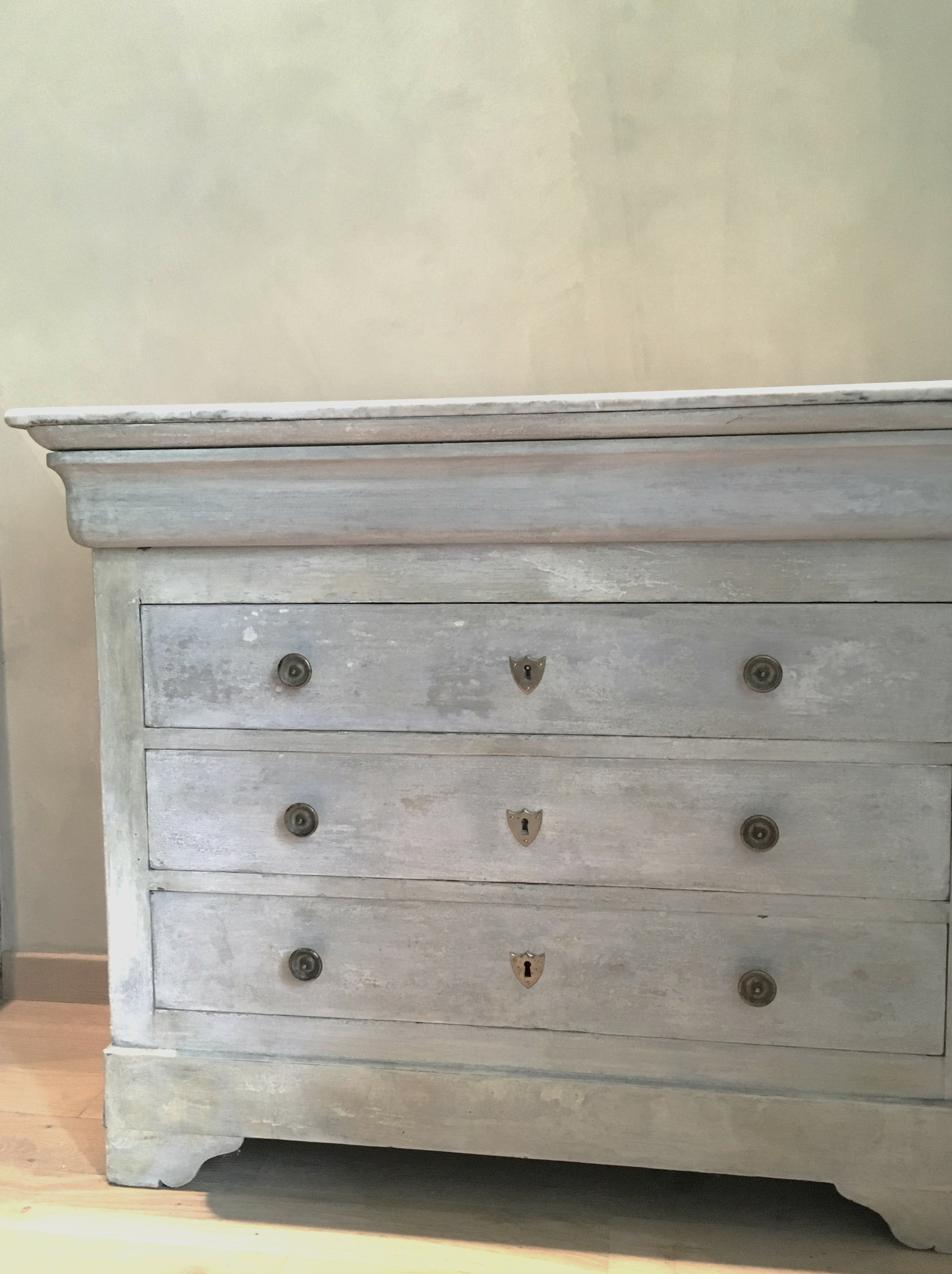 commode patinee a la chaux