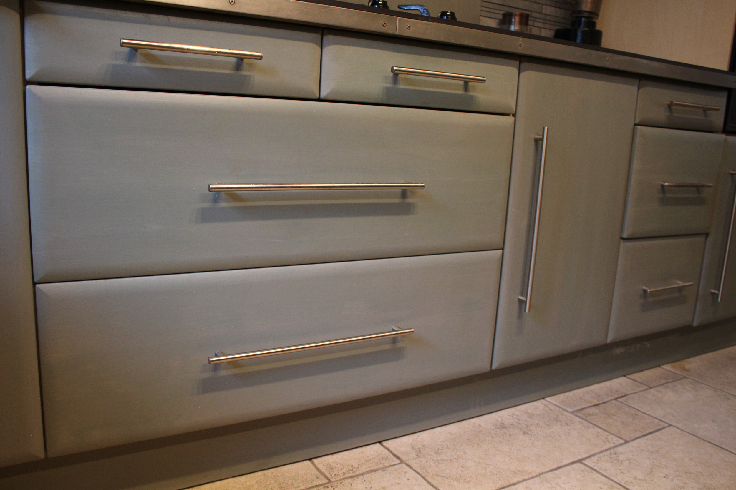 lasure chaulee gris vert plomb patinesbio sur meuble en melamine